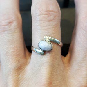 Size 8.25 925 Sterling Silver Cute Purple White Stone Ring